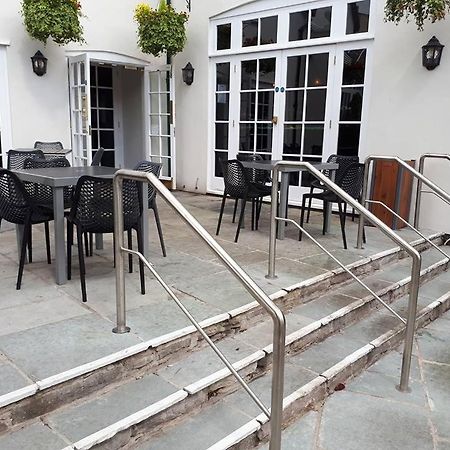 The George Hotel Wetherspoon Brecon Extérieur photo
