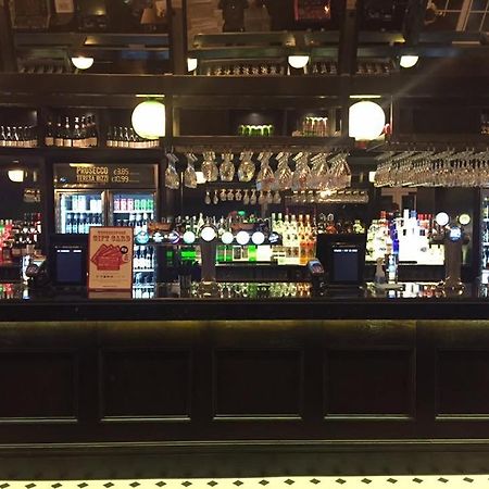 The George Hotel Wetherspoon Brecon Extérieur photo