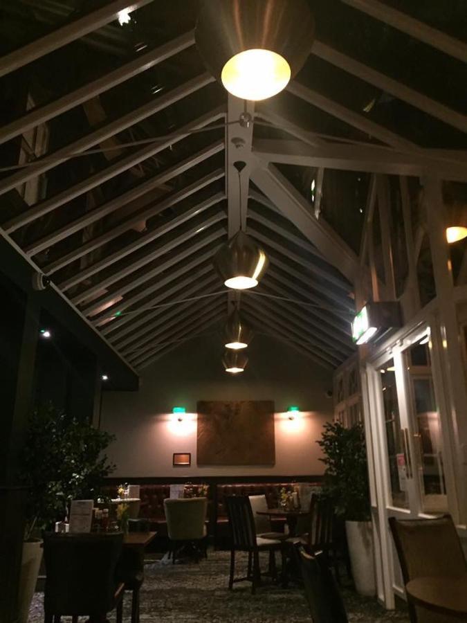 The George Hotel Wetherspoon Brecon Extérieur photo