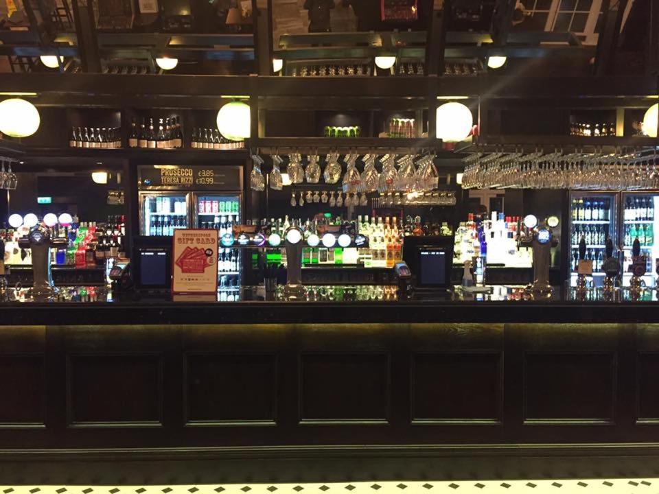 The George Hotel Wetherspoon Brecon Extérieur photo